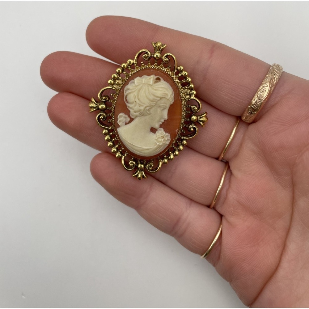 Vintage Avon Cameo Locket Brooch - Picture 4 of 7